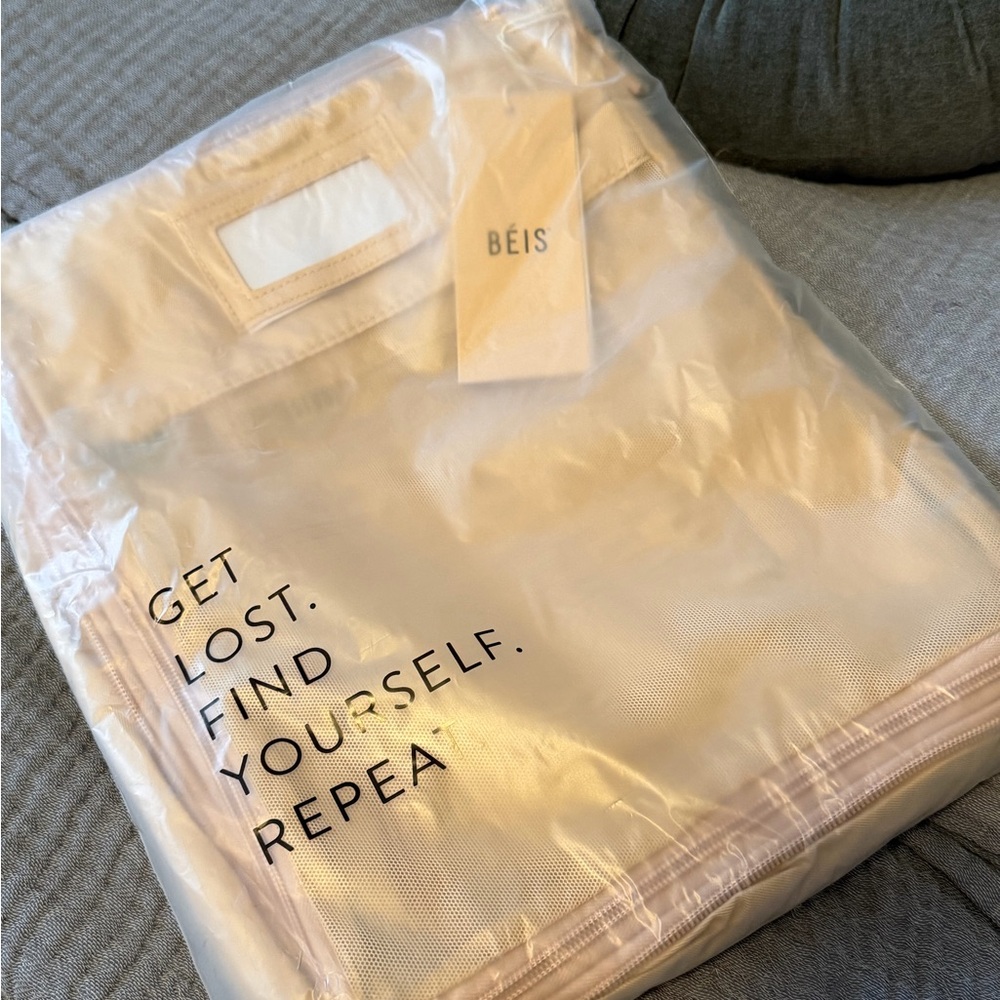 BEIS Beige Packing Cubes (4 cubes)